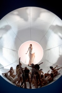 Marina Prudenskaya im Auge der Venus // Foto: Bernd Uhlig / staatsoper-berlin.de